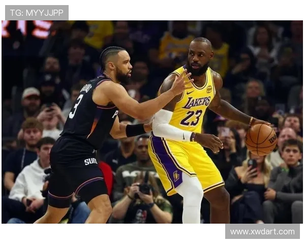 詹姆斯刷新最年长三双纪录